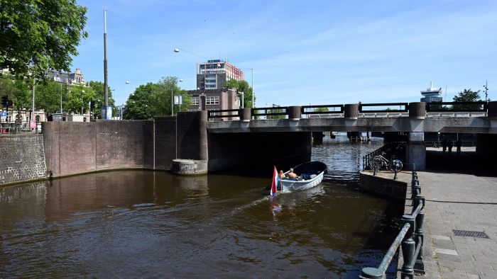 TERUGKOMEN IS NIET HETZELFDE ALS BLIJVEN