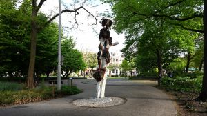 Monument voor de te jong gevallen boom