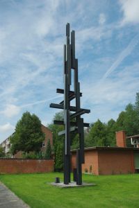 Staalplastiek voor kerk