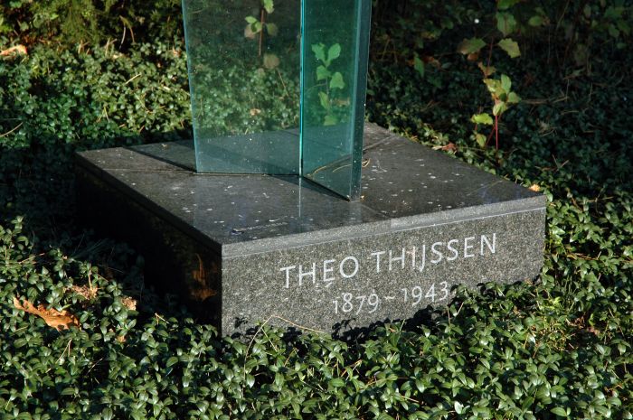 Grafmonument Theo Thijssen