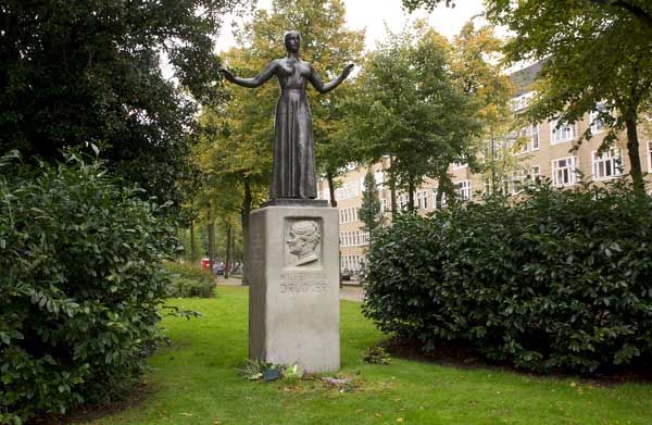 Wilhelmina Drucker-Monument