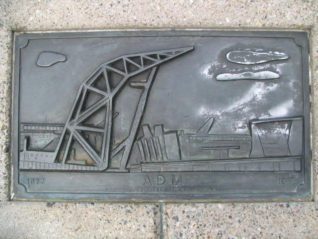 ADM-monument