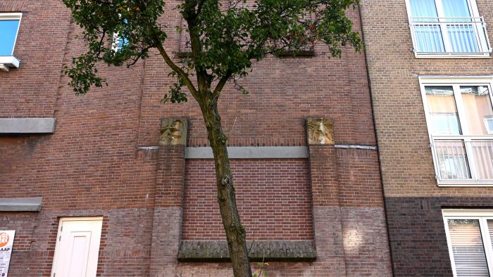 Zonder titel - Hildo Krop - Christiaan de Wetstraat 23