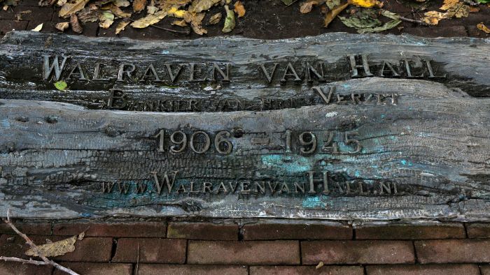 Monument voor Walraven van Hall