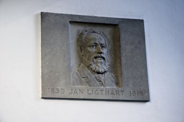 Gevelsteen Jan Ligthart (1859-1916)