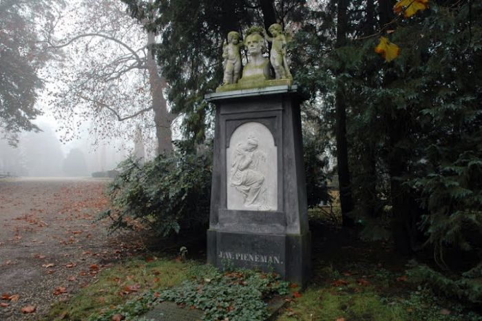 Grafmonument van Jan Willem Pieneman