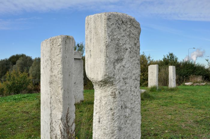 Plastische tekens in steen