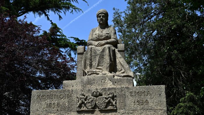 Monument Koningin Emma