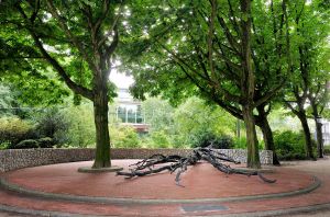 Monument voor Walraven van Hall